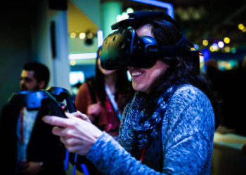 Intel showed how 5G networking will power VR and self-driving cars