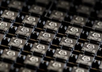Open-source chip mimics Linux’s path to take on closed x86, ARM CPUs